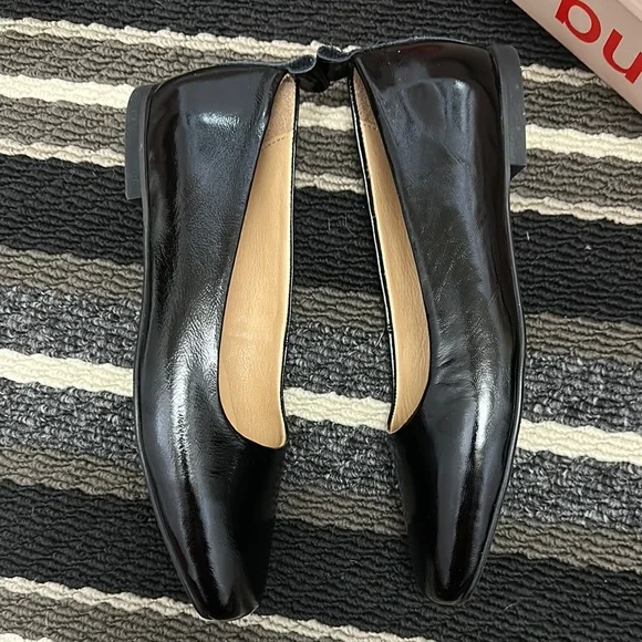 Sz 38 (7.5)⭐️NWT Bueno Elizabeth Black Patent Leather Flats. - Picture 8 of 13